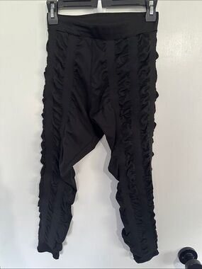 Skinnify Women’s Black Leggings Size Medium